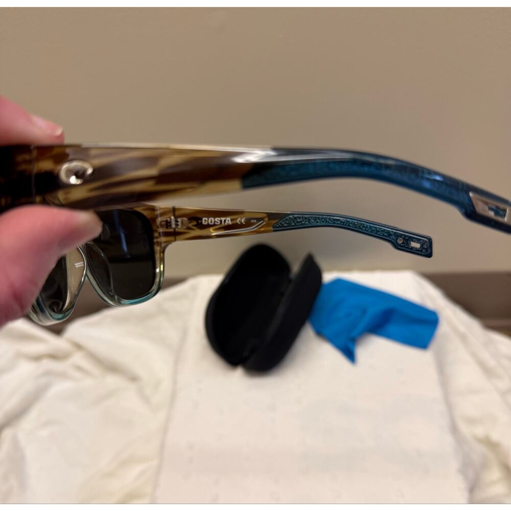 Costa Waterwoman 580P Polarized Sunglasses | Tortoise Blue Fade | Like New - Picture 10 of 11